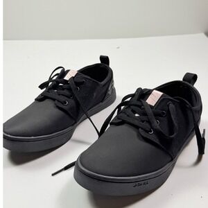 So iLL The Wino Black Canvas Low Top Lifestyle Sneakers Mens 7.5 Climbing Shoes